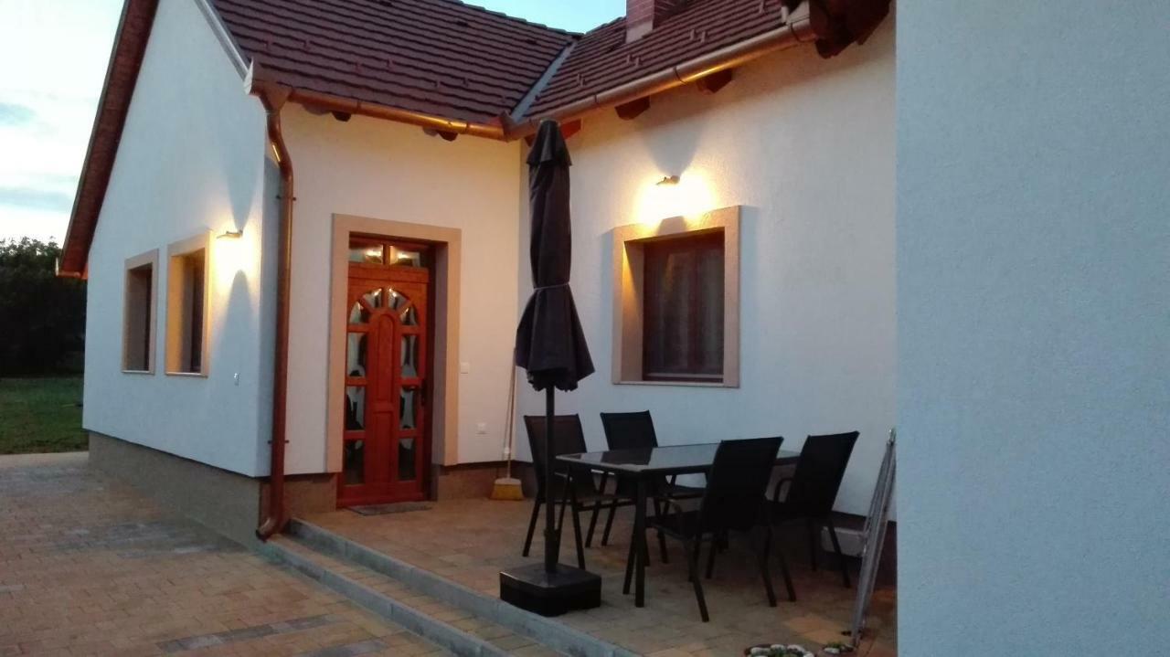 Ferienwohnung Egrelato Vendeghaz Balatonakali Exterior foto